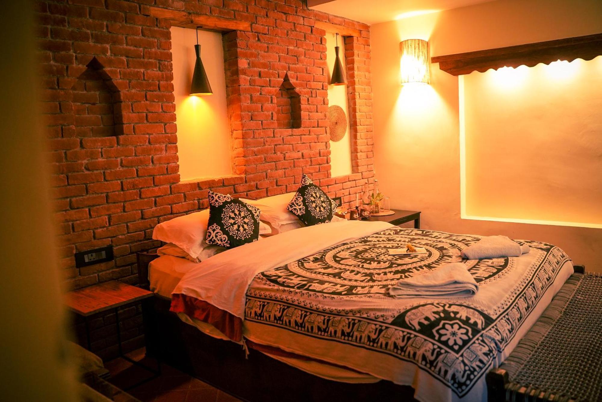 Sapana Village Lodge Sauraha Exterior photo